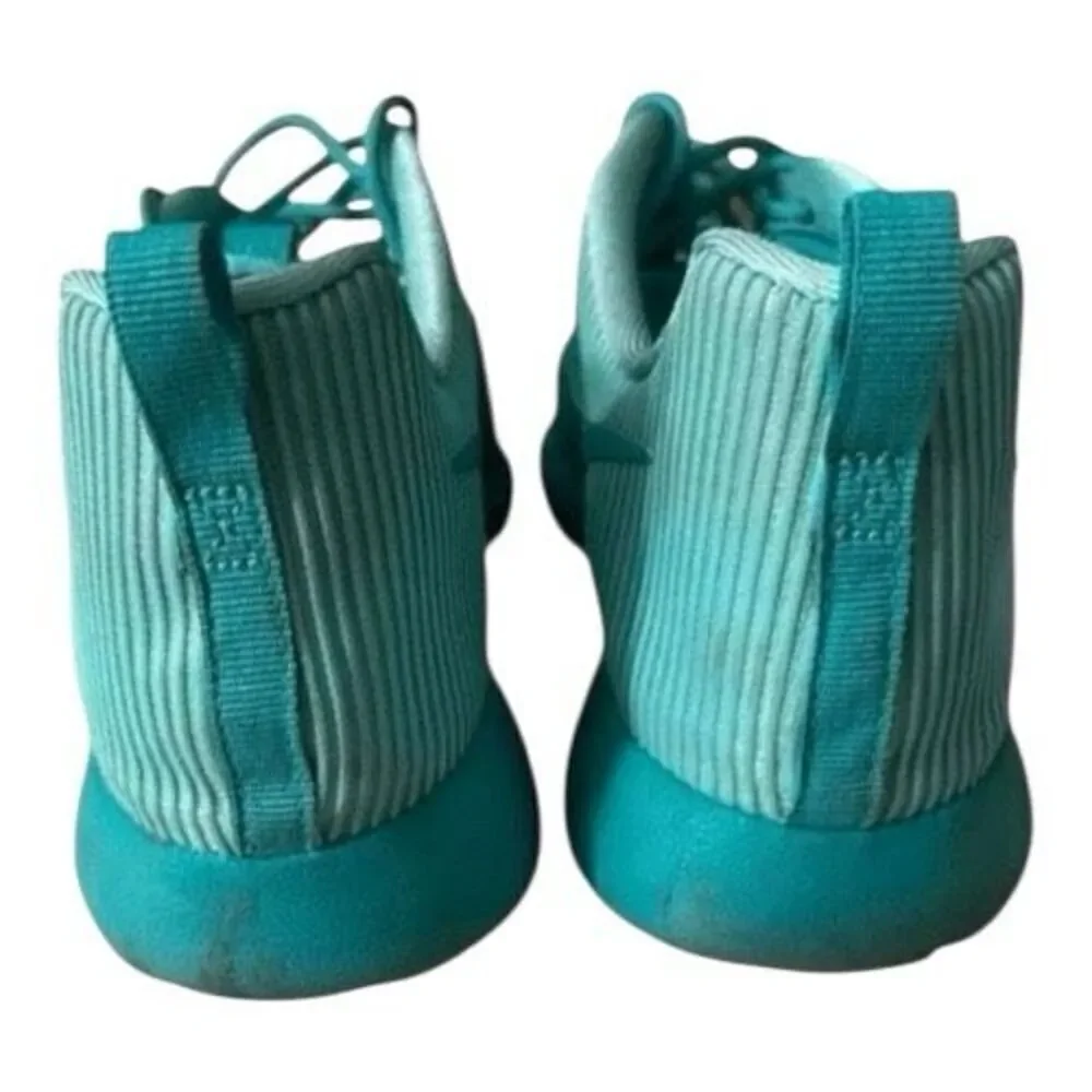 Nike Roshe One Flight Weight GS 705486-302 HYPER TURQ/CLEAR JADE Sneakers 7Y